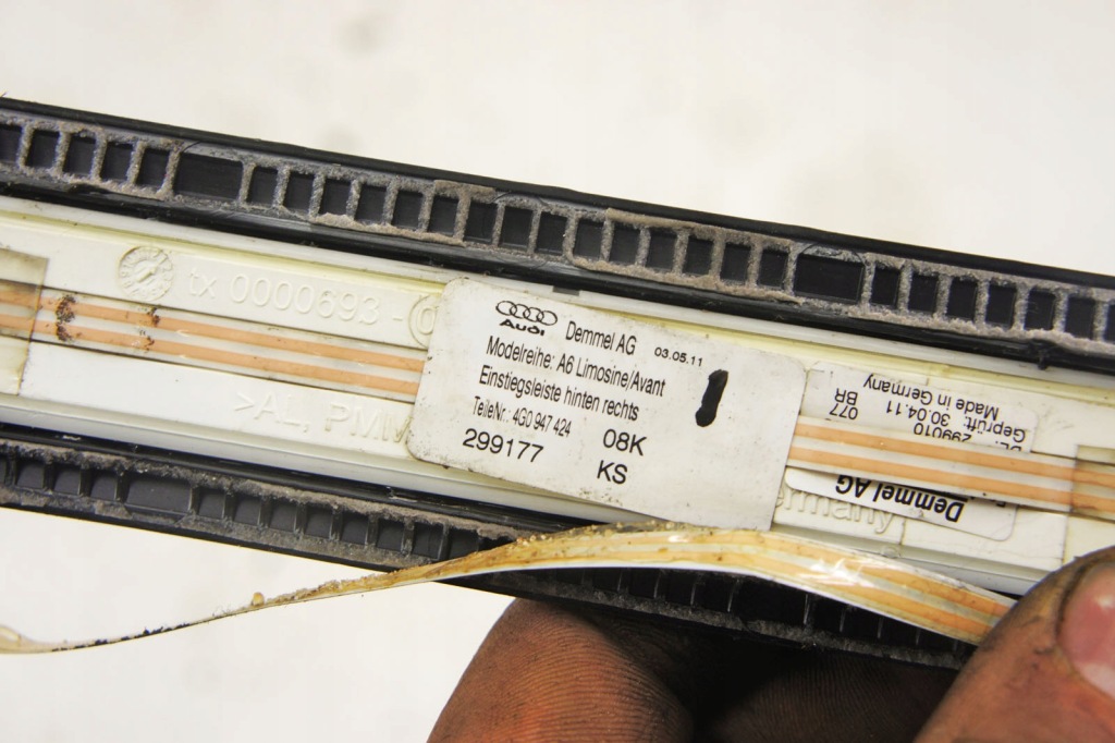 Ld063 audi a6 c7 захист  порога  правий задній 4g0947424 в Україні