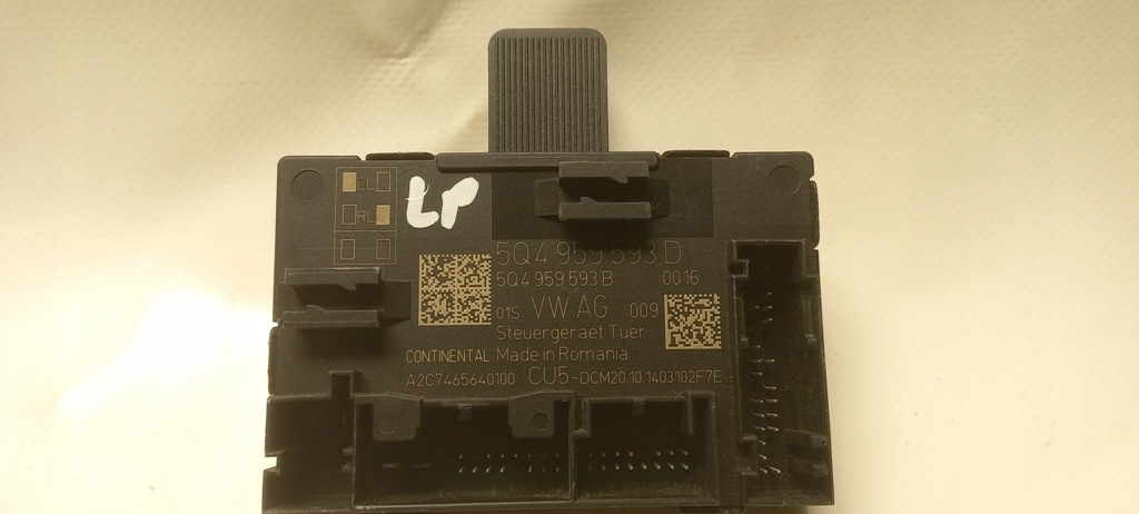 Купити Модуль блок керування двері лівий перед vw passat b8 golf rapid octavi 5q4959393c