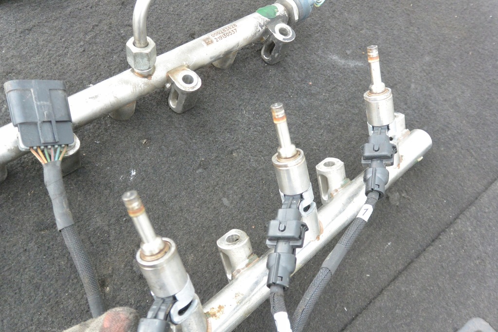 фото №9, Молдинг упорскування форсунки 3.0b quattroporte ghibli