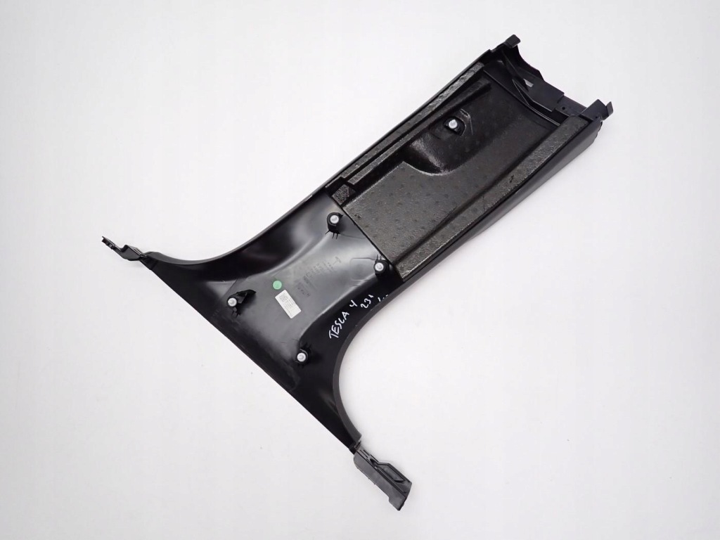Пластик защита стойка левая 1494623-02-e tesla model y 23r Цена
