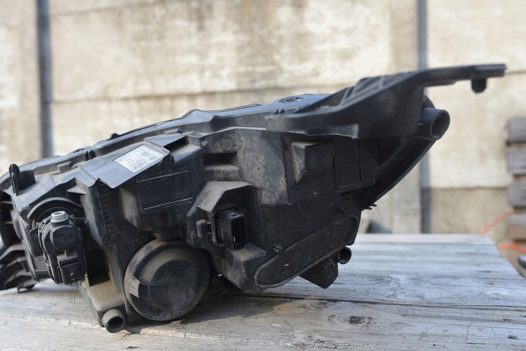 фото №10, Фара лампа правая peugeot 208 90200108