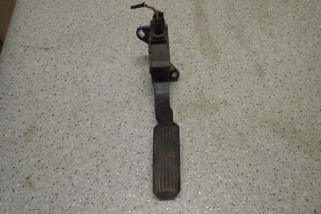 фото №1, Toyota auris 06-12 потенциометр педаль газа