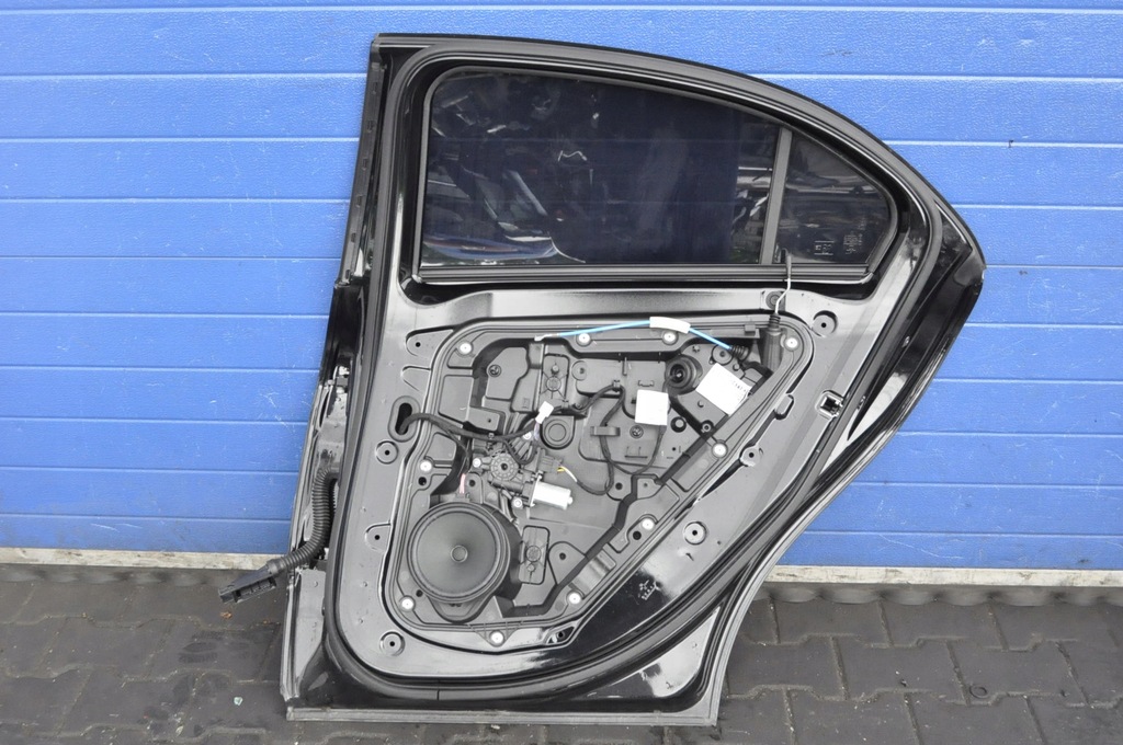 фото №9, Mercedes a w176 дверь правый правое задняя задние 191