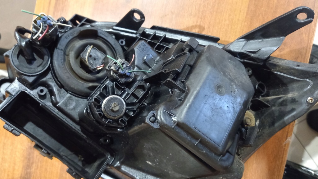 фото №11, Фара правий toyota avensis t25 04r kombi