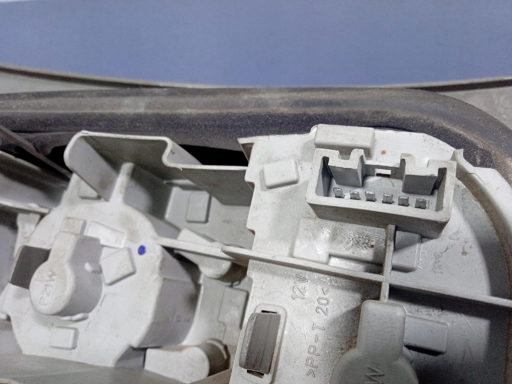 фото №5, Toyota corolla verso ii лампа задняя правая наружная