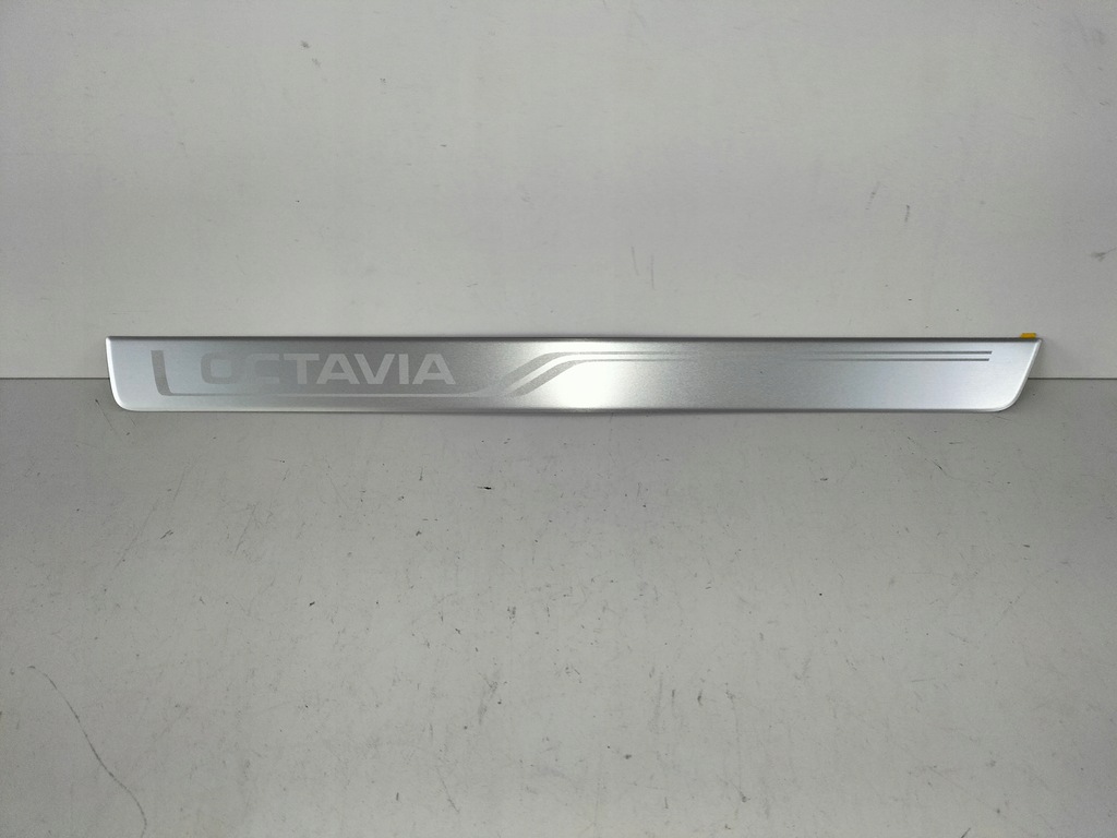 фото №1, Молдинг накладка порог правая skoda octavia iii 13