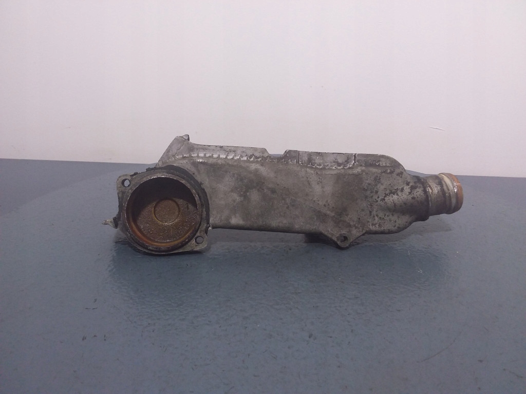 фото №4, Audi a8 d3 3.7 v8 патрубок корпус термостата 077121121c