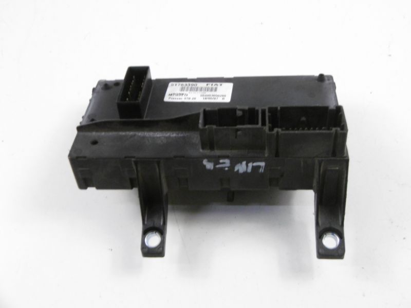 фото №10, Fiat linea коробка предохранителей 51763390