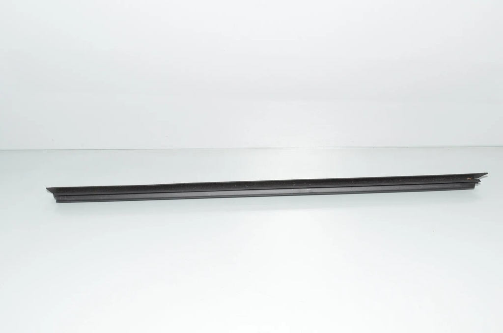 фото №1, Молдинг ущільнювач правих передніх двері bmw 2 active tourer f45