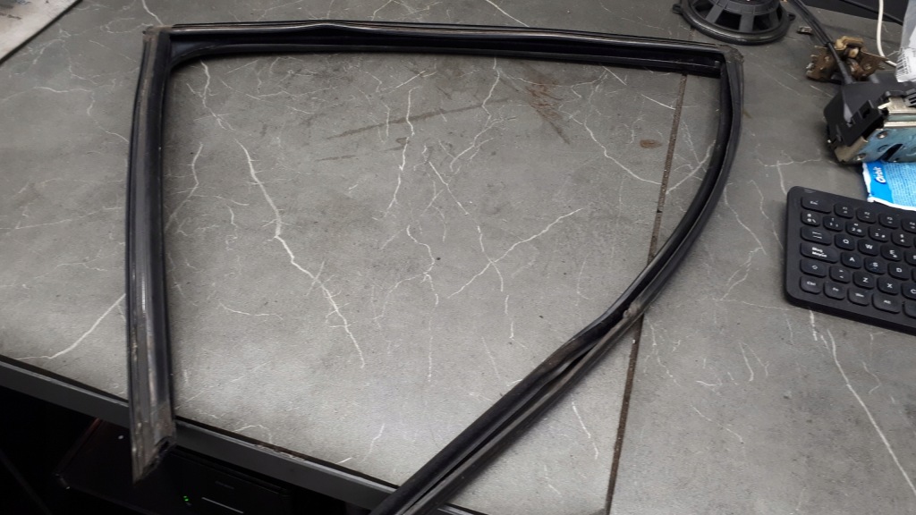 фото №1, Прокладка скло лівий задня renault laguna ii kombi