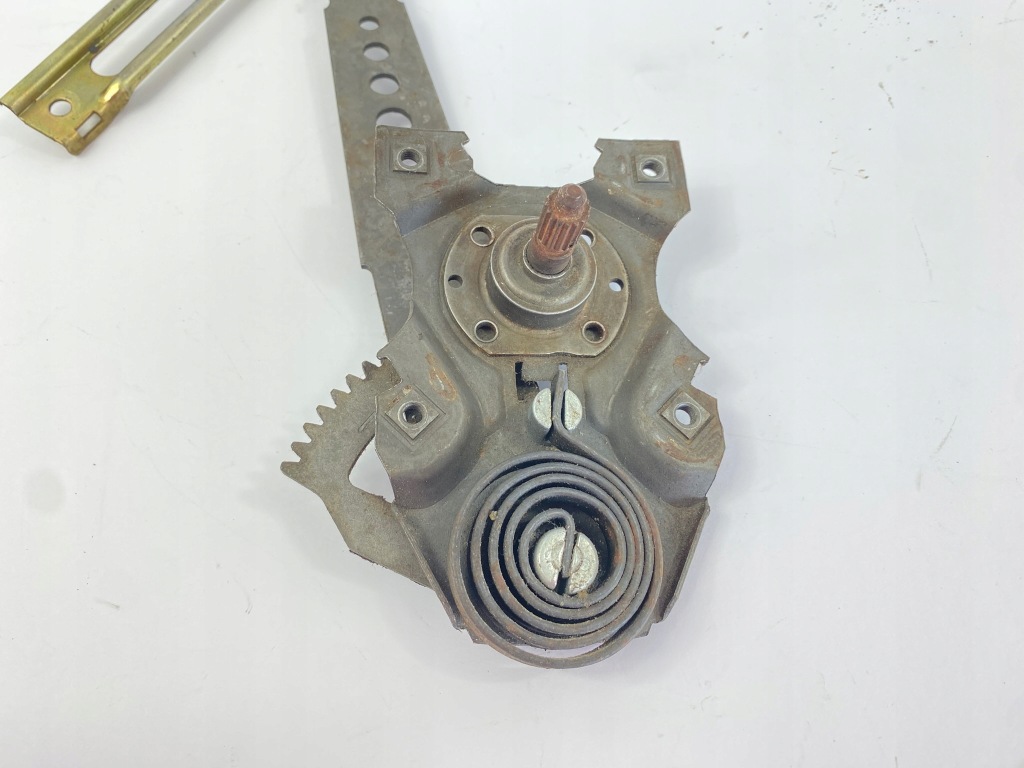 Подъемник механизм стекло правый задний  задний ручной механический mercedes w123 Доставка