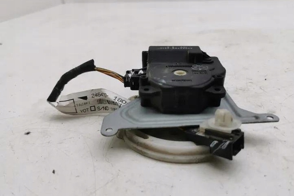 фото №16, Клапаны управляющий отопители toyota corolla verso _e12_ ae0637008610 2.2l