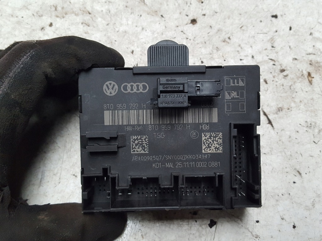 фото №1, Audi a5 lift 12-16r модуль дверь 8t0959792h