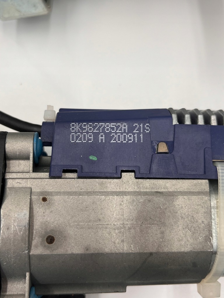 фото №5, Электрическая крышка багажника амортизаторы audi a4 s4 b8 8k avant kombi