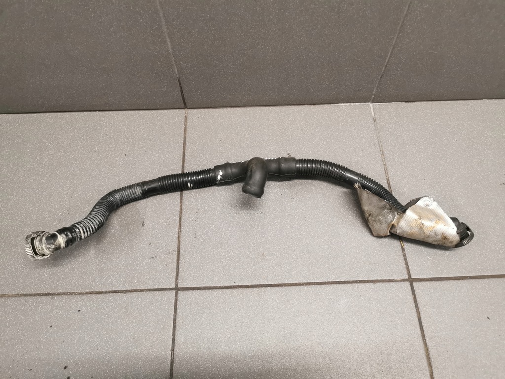 фото №1, Шланг повітря audi a6 c5 2.7 bt 078131831l