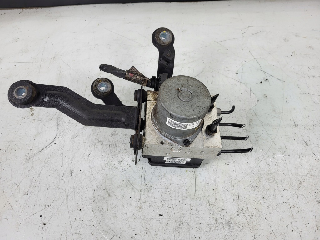 фото №1, Hyundai i20 lift 12r насос abs europa