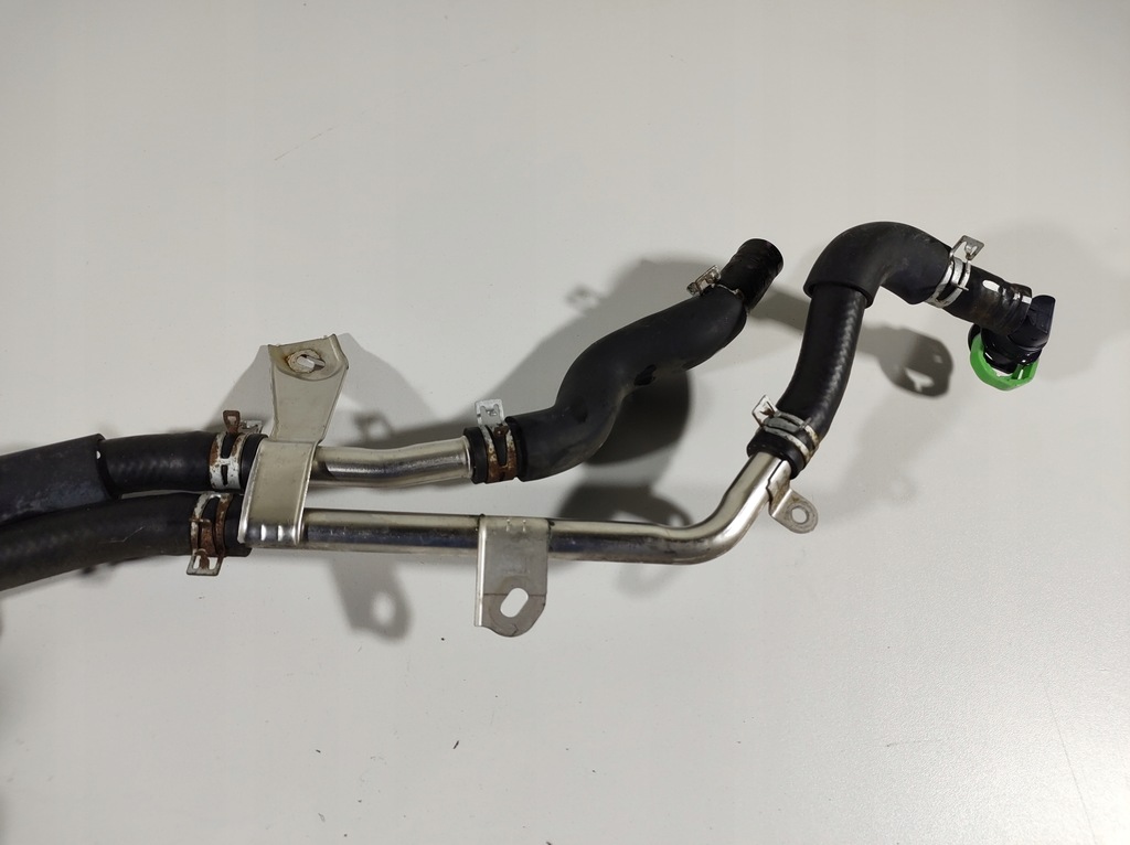 фото №15, Lexus is300h 13r wąż шланг wody