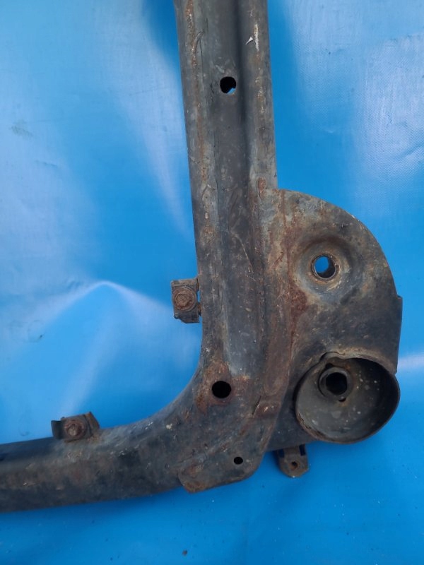 Балка передня підвіска 62405-1h021 kia ceed 06-12 Зі Шроту