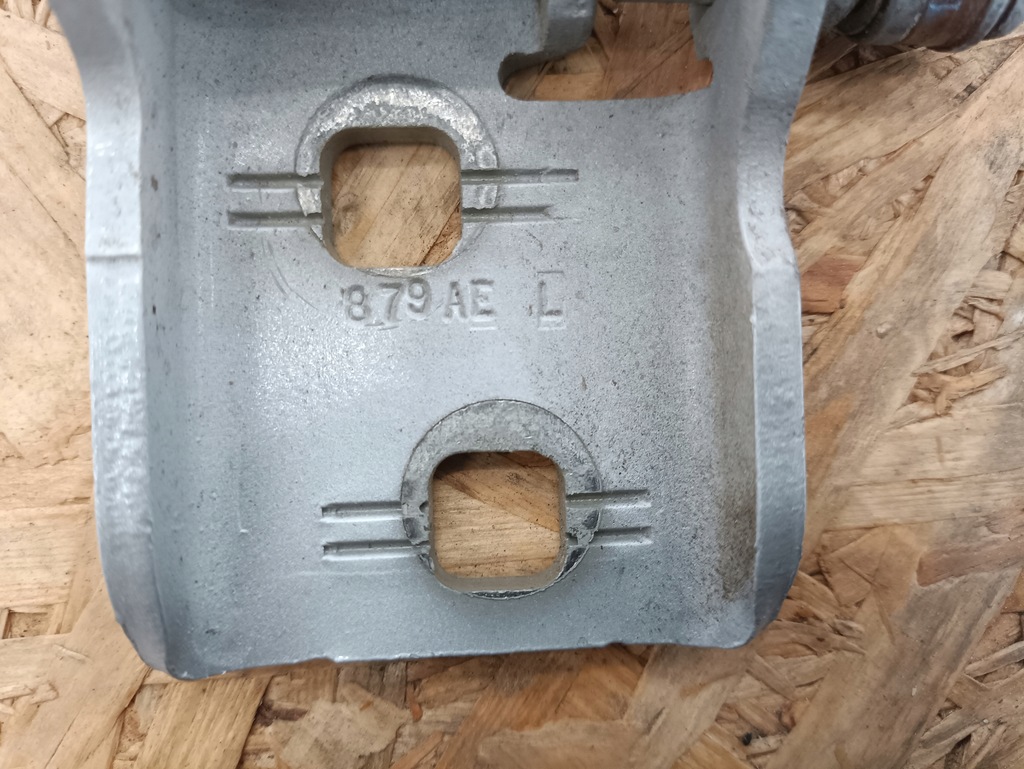 фото №4, Chrysler town country петля дверь верхний