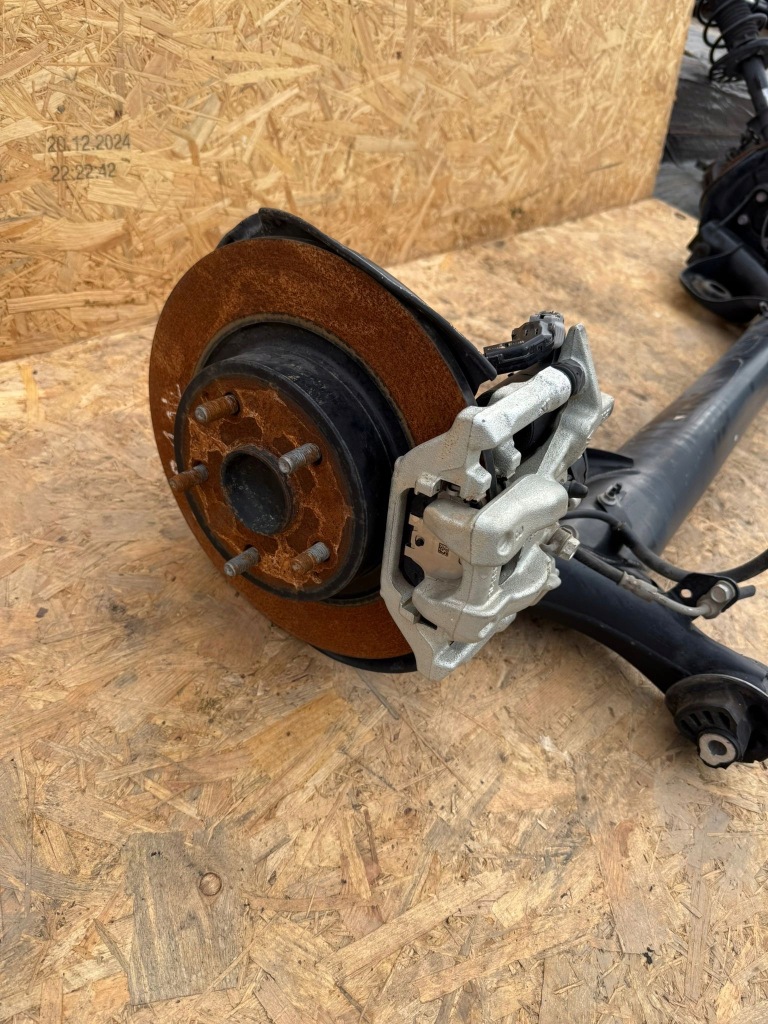 Задняя балка oś подвеска toyota yaris cross в Украине