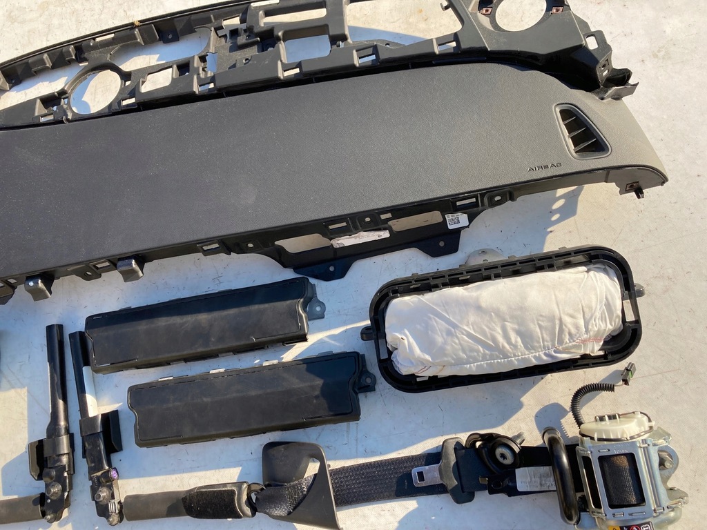 фото №7, Chevrolet camaro панель приладів консоль подушки безпеки повітряні подушка безпеки ремені pas reg