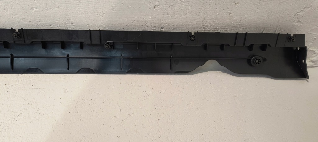 Порог молдинг порог правая tesla model y Киев