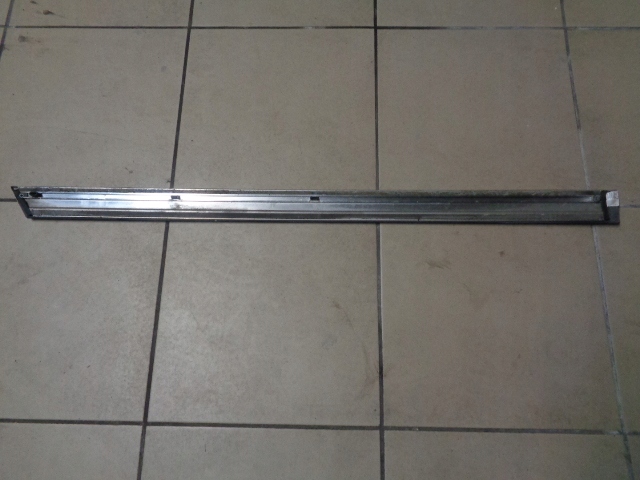 фото №13, Молдинг левый задняя vw phaeton 02-10 lr9v czarna