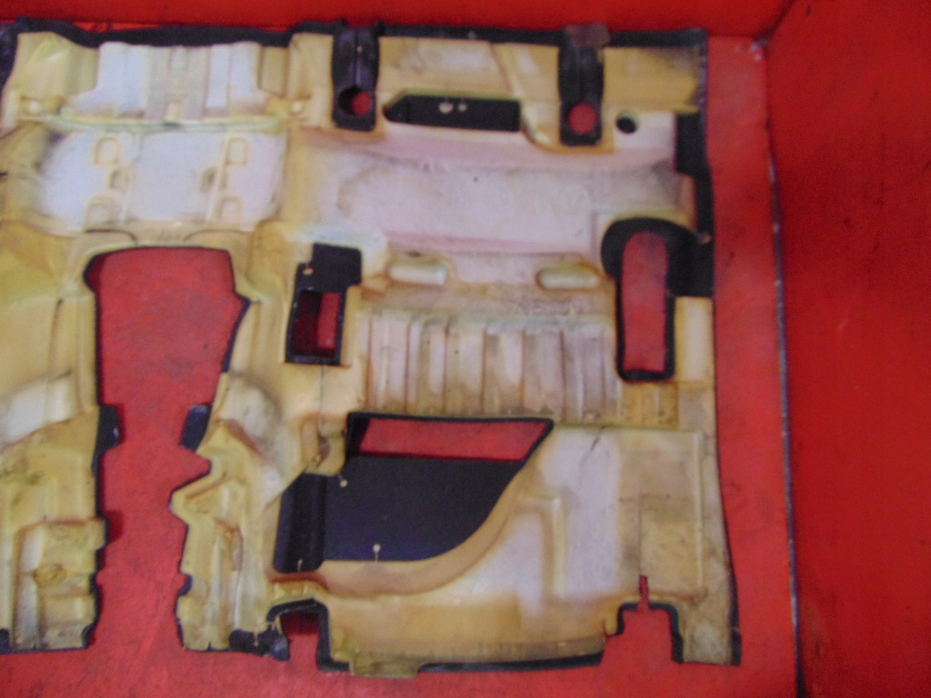 фото №10, Mercedes r-klasa w251 короткий 05- обшивка коврик задняя a2516803140