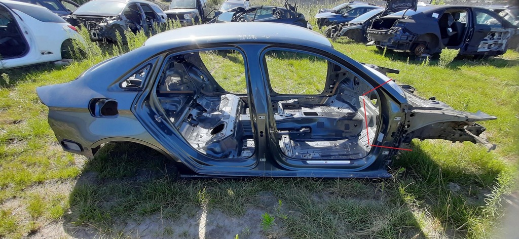 фото №1, Четверть лонжерон подкрылок правый перед sedan audi a3 8v