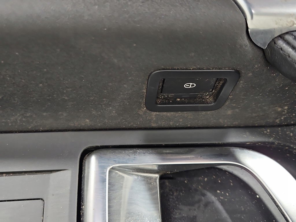 фото №2, Оббивка обшивка перед правий discovery sport l550