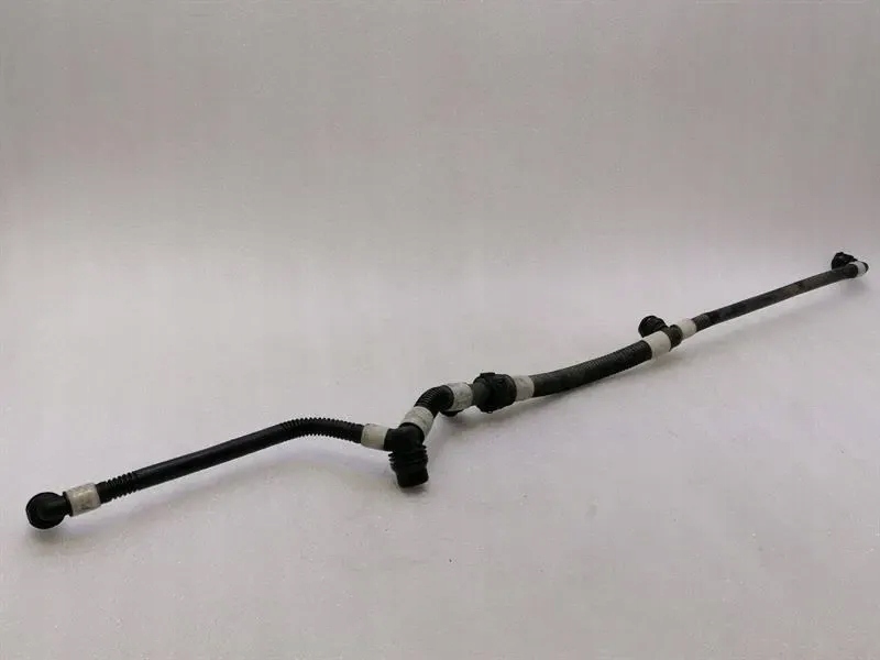 Tesla model 3 стандарт range cooling труба 1077576-00e охолоджуюча рідина шланг Київ