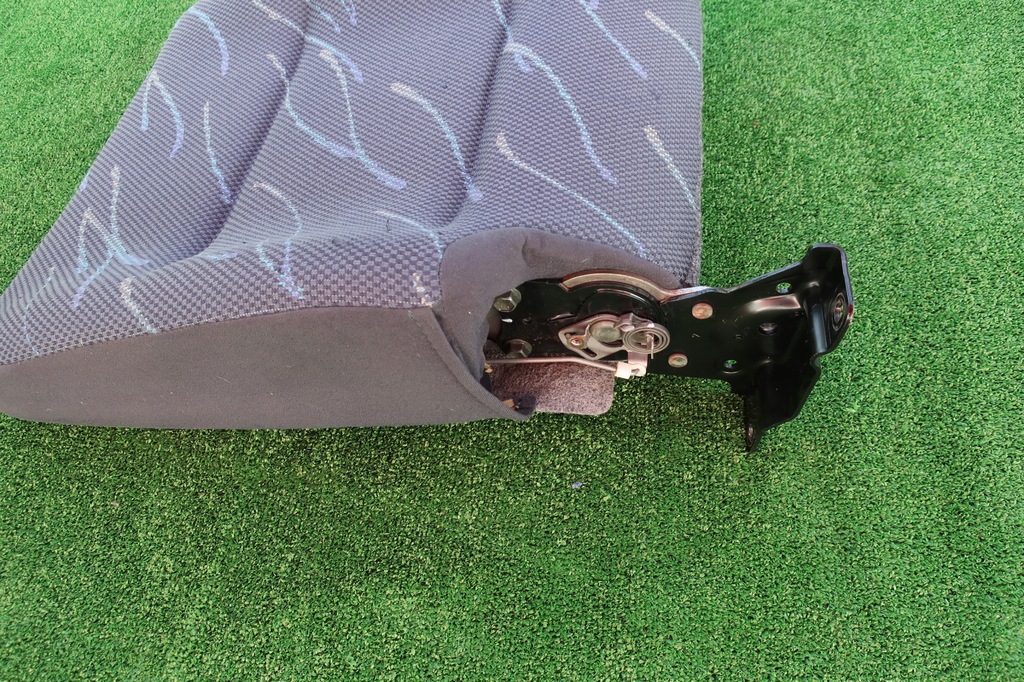 фото №2, Спинка левая задняя suzuki jimny 2004r