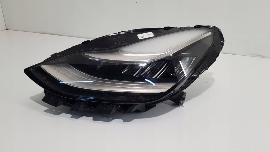 Купить Tesla 3 3 фара левая перед led хорошее состояние