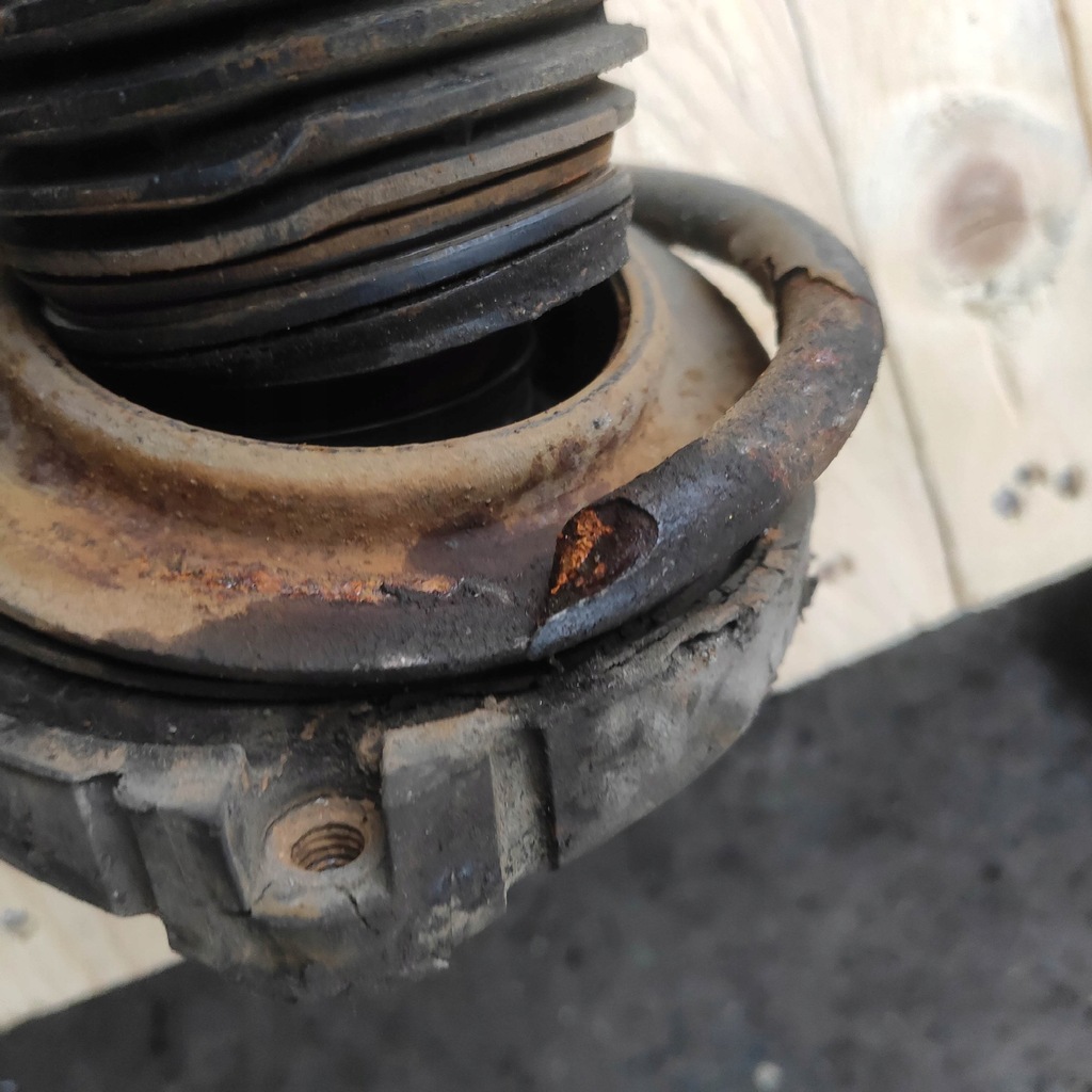 фото №6, Поворотний кулак супорт права правий перед audi a2 1.4 16v aua