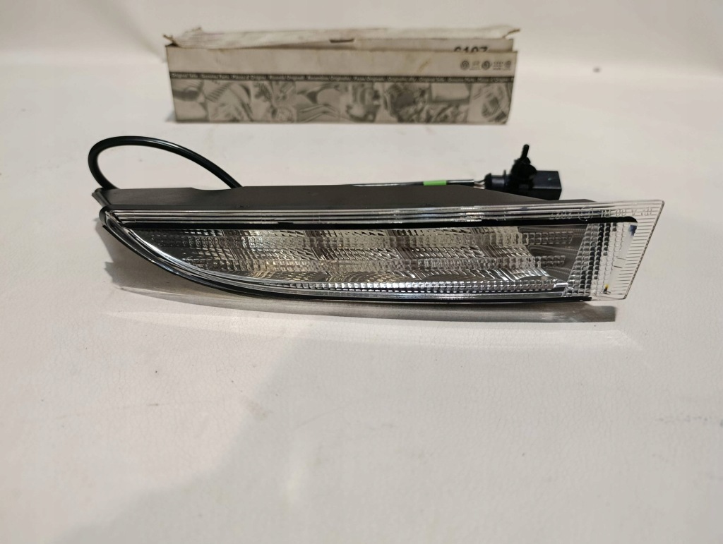 Протитуманна фара led лівий volkswagen scirocco 1k894105500 Ціна