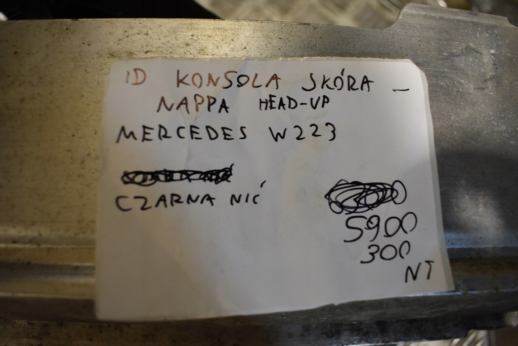 фото №11, Idealna консоль шкіра nappa head-up mercedes w223 1