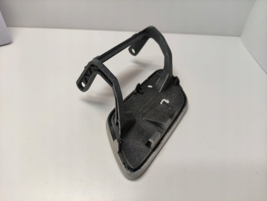 Audi q5 8r заглушка распылителя правый перед 8r0955276c с Разборки