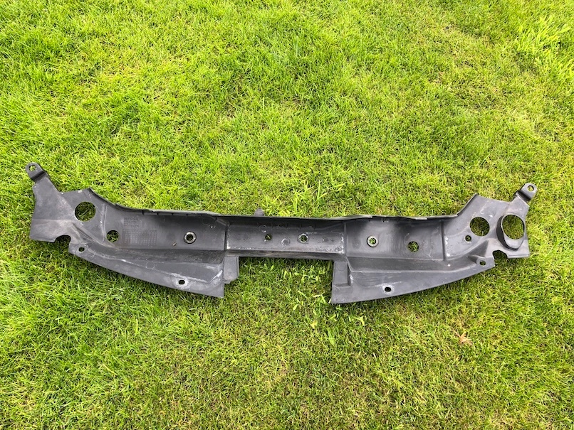 фото №1, Nissan tiida защита поперечина передний оригинал