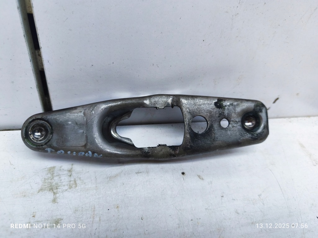 фото №1, Кронштейн вилка сцепления 1.6 fsi touran 1t 03-06