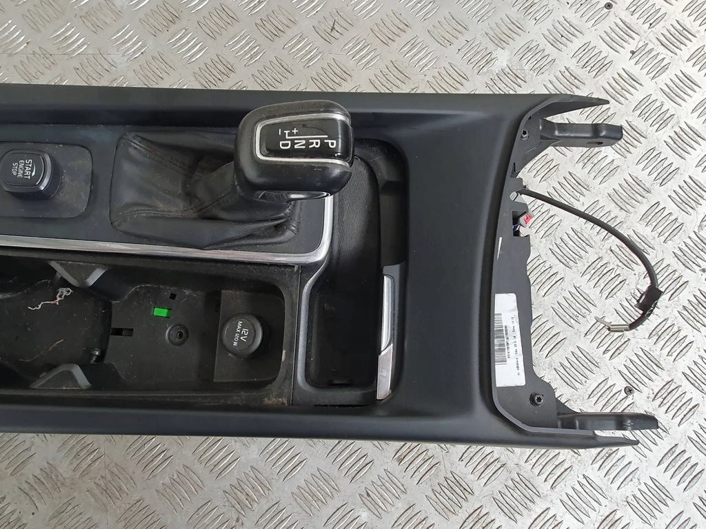 фото №6, Volvo v60 ii s60 iii 2018-2024 подлокотник туннель средний