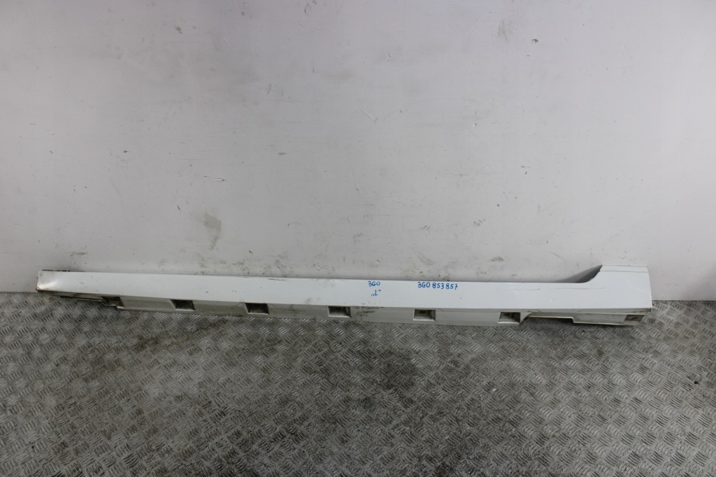 Купити Накладка поріг поріг лівий vw passat b8 3g0 3g9 3g0853857