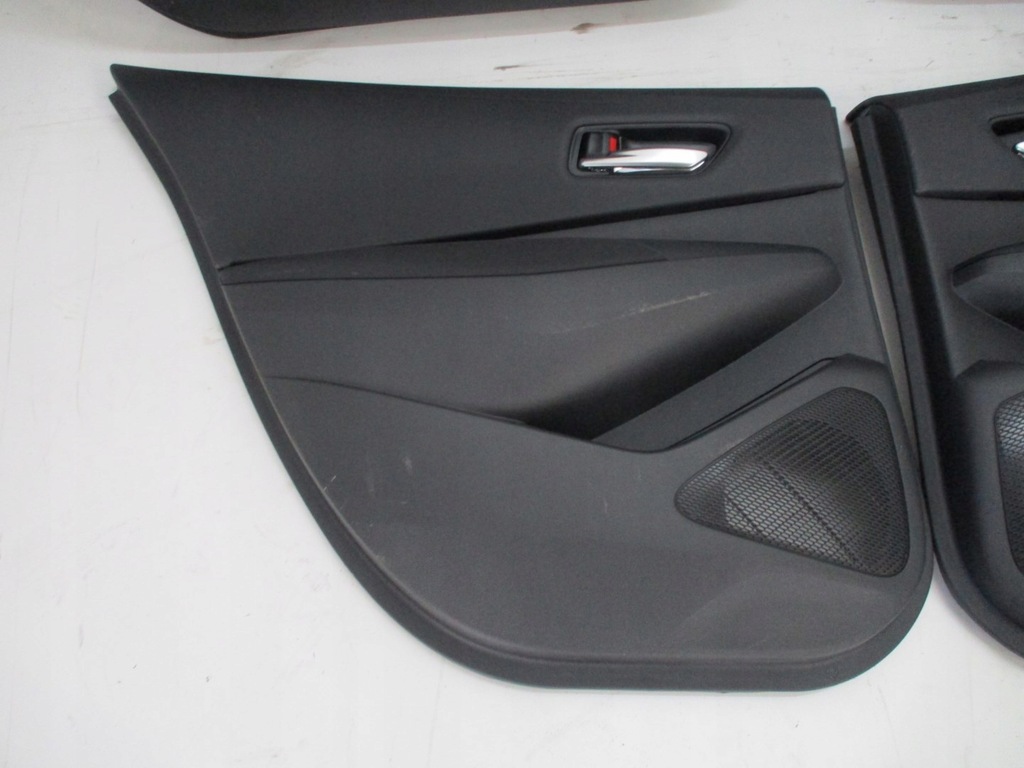 фото №4, Обивка дверь toyota corolla e21 kombi 20r задняя