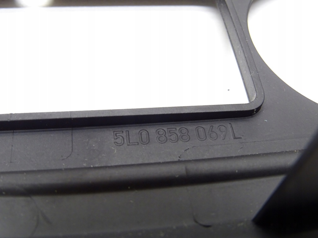 фото №7, Рамка захист радіо navi навігації 5l0858069l skoda yeti lift