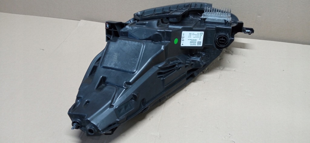 Tesla model 3 y рестайлінг  20- фара перед правий full led європа  151495300d Ціна