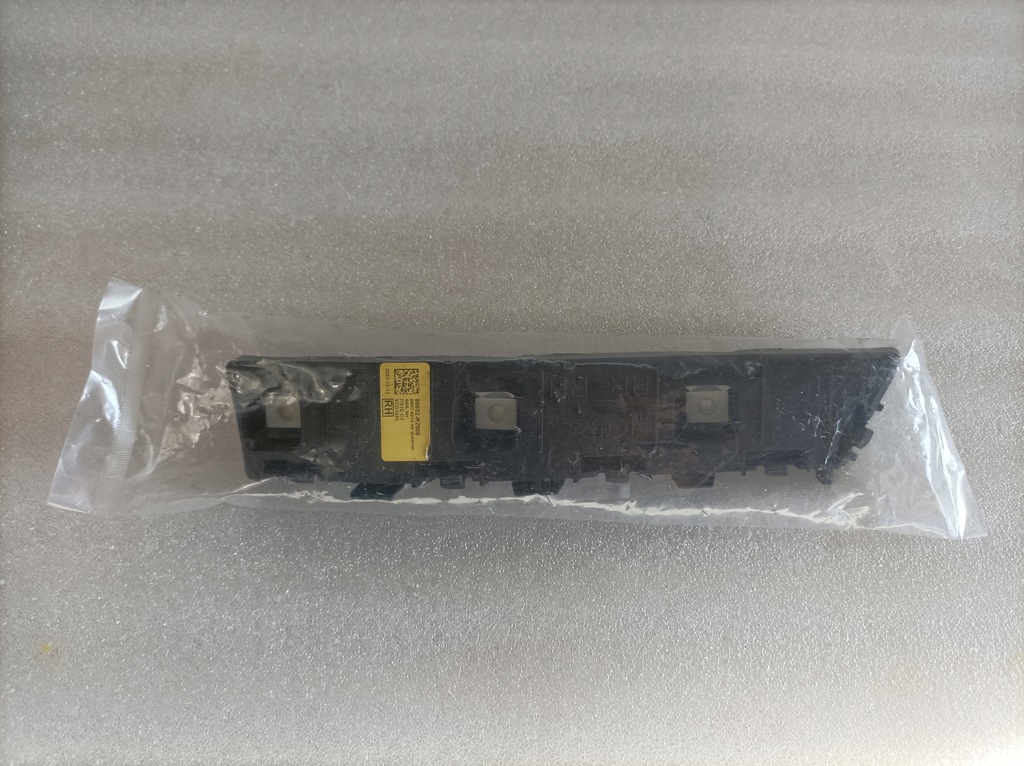 фото №1, Kia sportage v направляющая кронштейн бампера правый задняя 86652-r2000