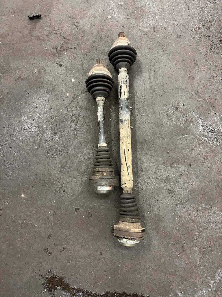 фото №1, Vw caddy iii 10-15 приводной вал правая 2k3407272b