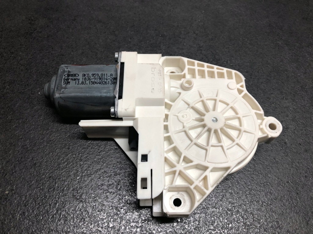 фото №1, Моторчик стекло левый задняя audi a4 b8 2015 8k0959811