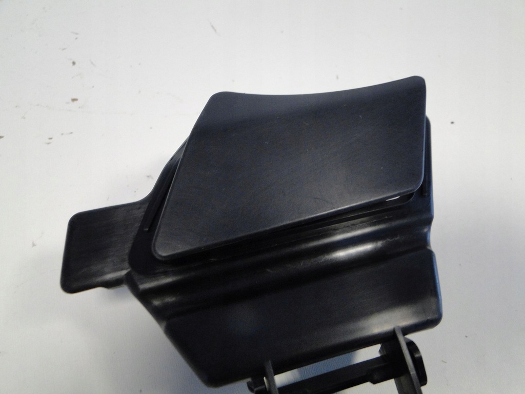 фото №9, Mercedes r w251 251 przed liftem заглушка na омыватель левая w бампер