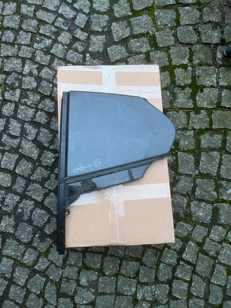 фото №1, Стекло дверь боковая левый задняя треугольник 2020r bmw f40