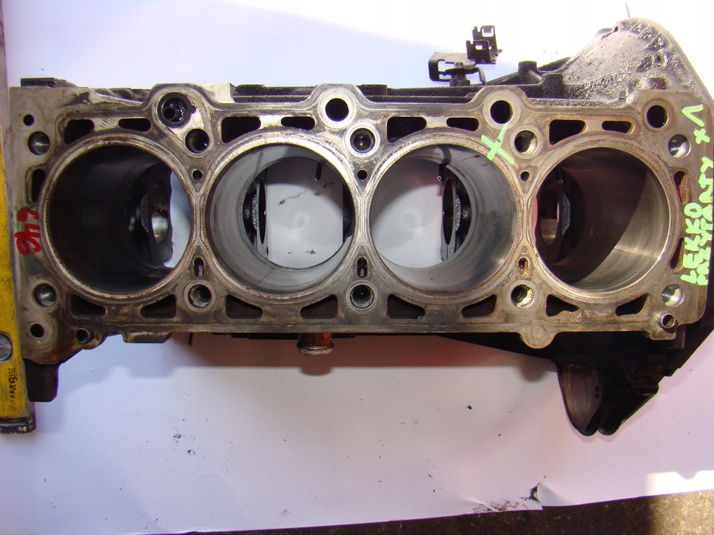 фото №11, Блок двигуна sprinter 906 om 646 2.2 cdi r6460110801 легкий подряпини